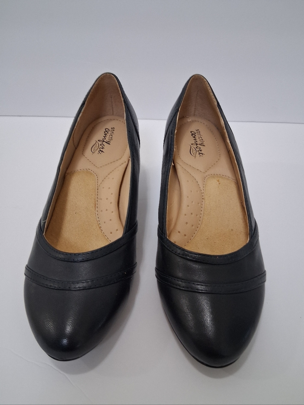 Strickly comfort Navy Round-Toe Pumps